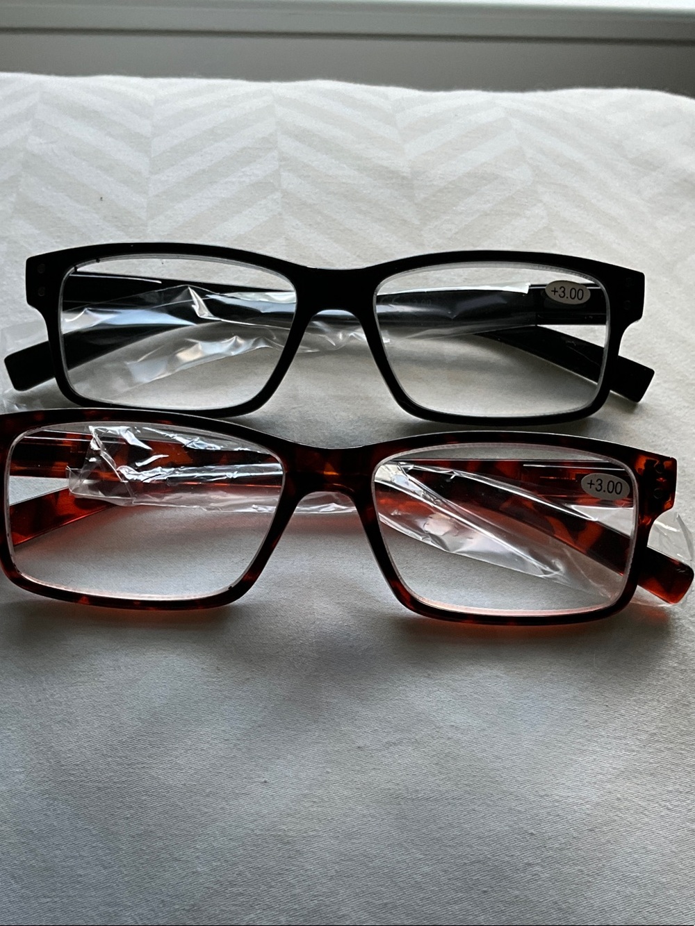 Unisex Reading Glasses 2 Pack - Black & Tortoiseshell +3.00 Magnification
